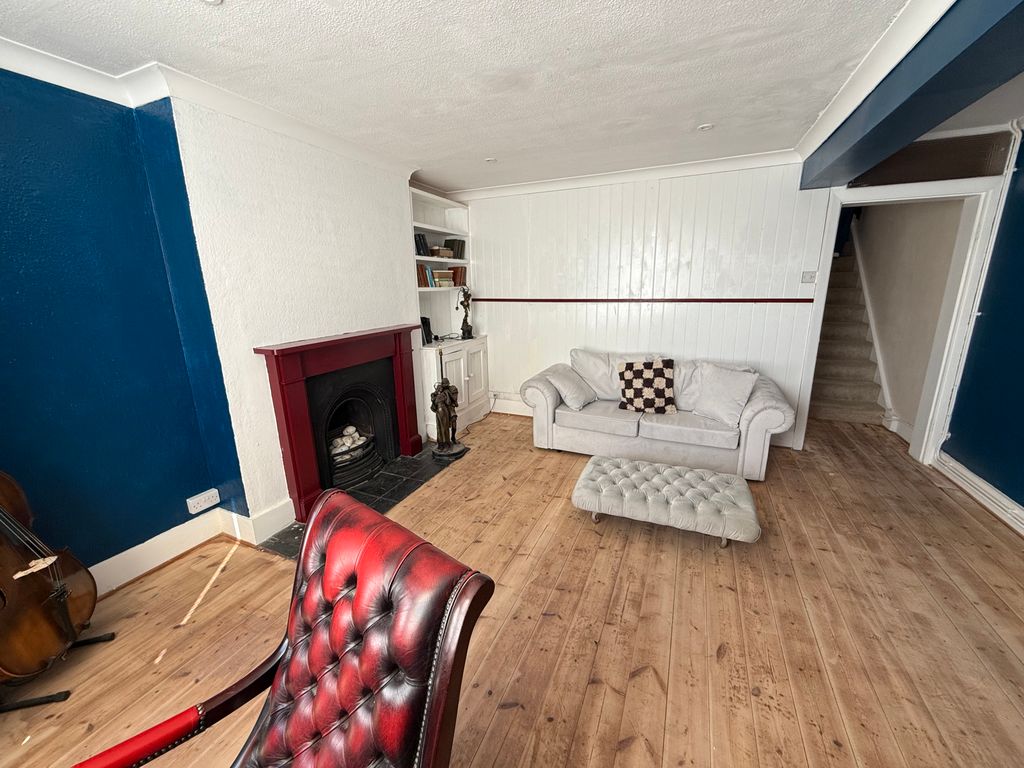 Property photo 3 of 16