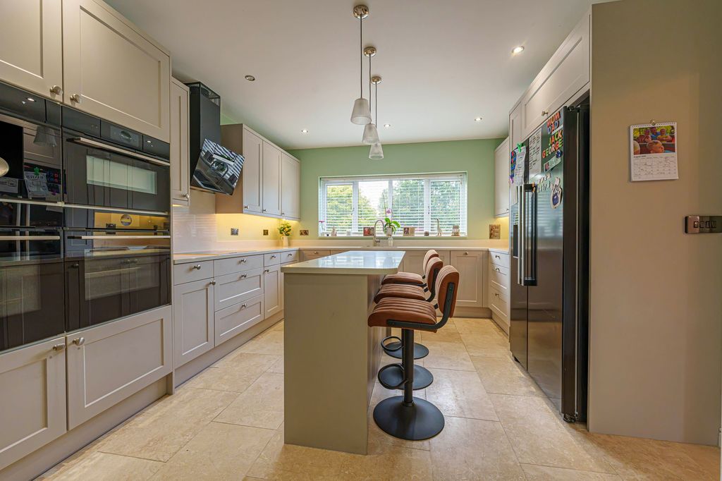 Property photo 2 of 72 2