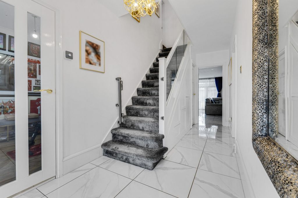 Property photo 3 of 52 5104206