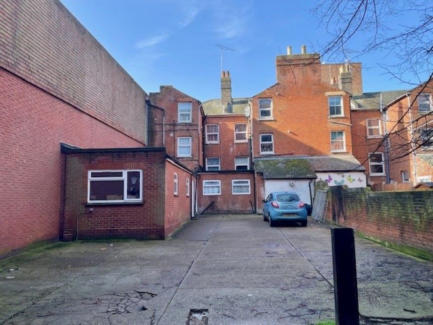 Property photo 2 of 9