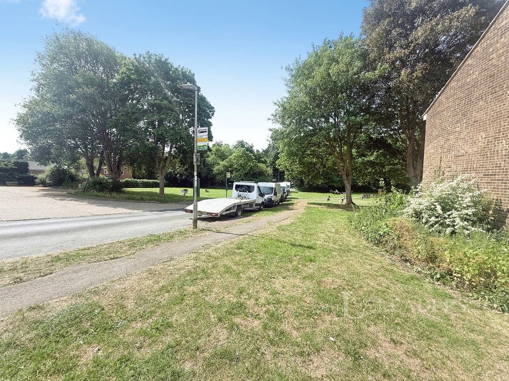 Property photo 3 of 11 Pbox-Img.Jpg