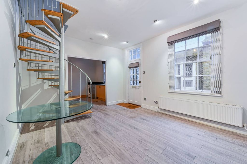 Property photo 2 of 13