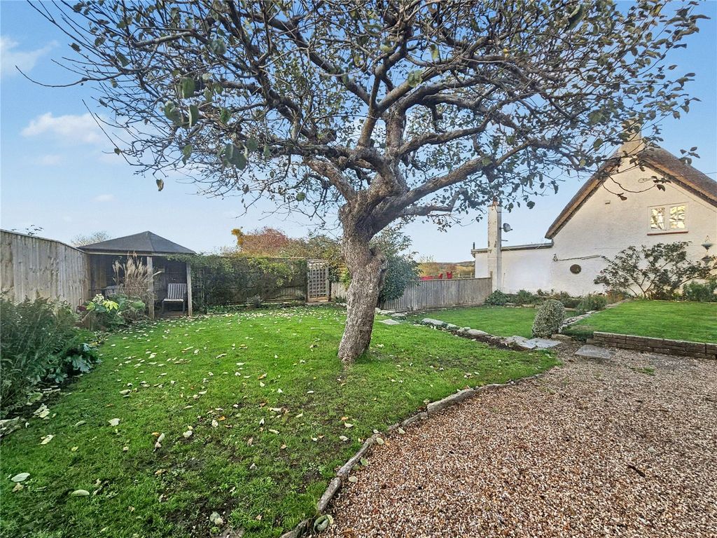 Property photo 2 of 25 Picture No. 29