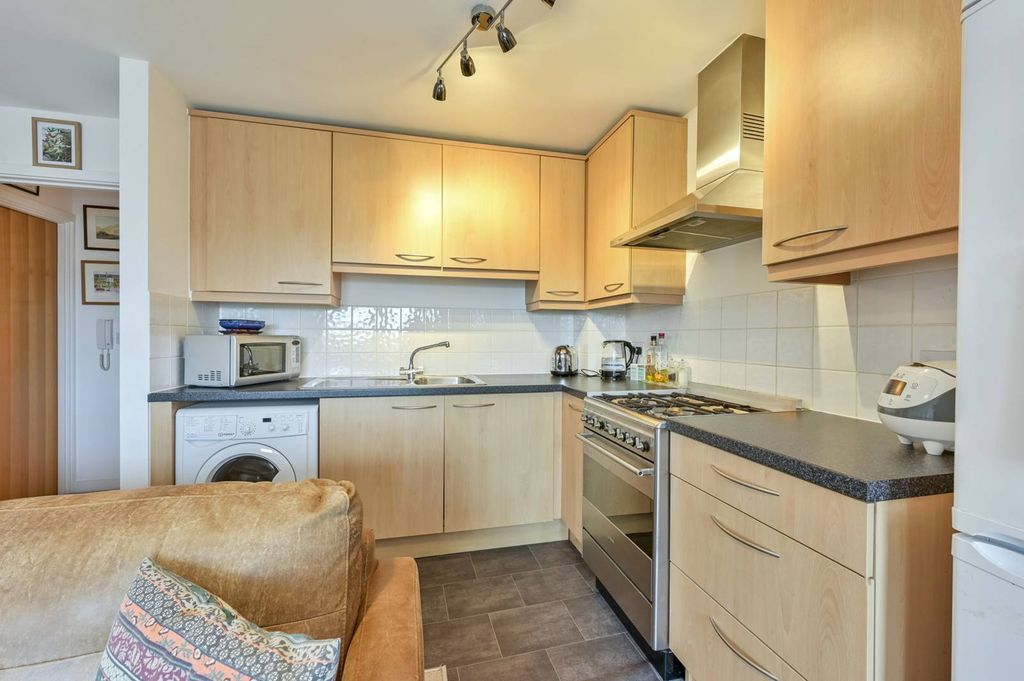 Property photo 3 of 8