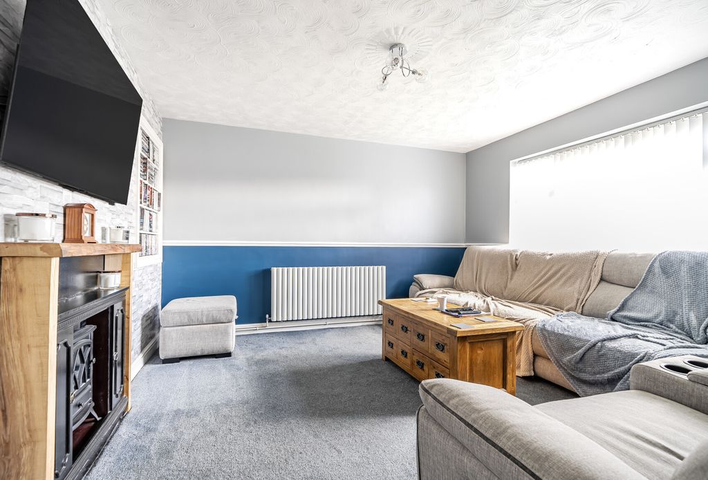 Property photo 2 of 21 1350465-9-68c2Eb4...