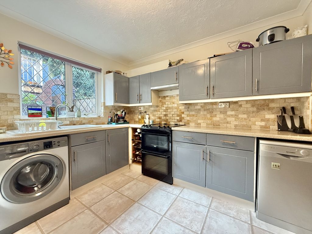 Property photo 3 of 17 Photo 7