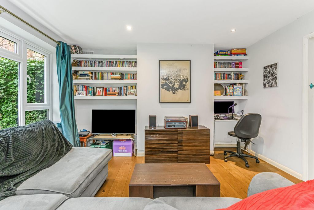 Property photo 2 of 12