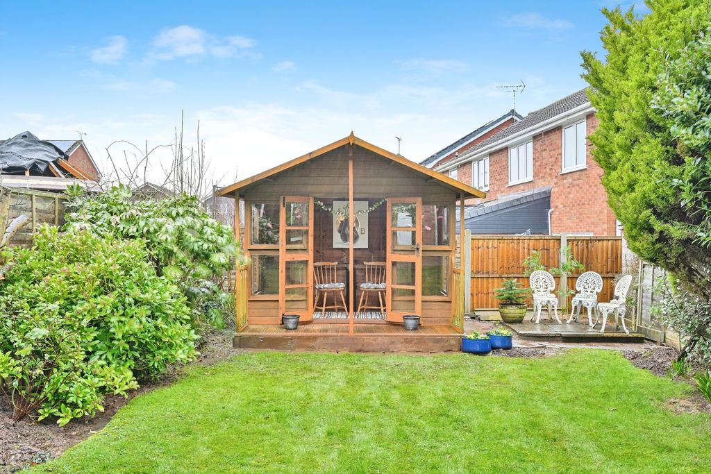 Property photo 3 of 12 Garden