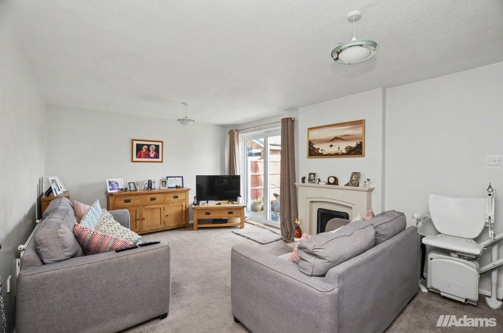 Property photo 3 of 21