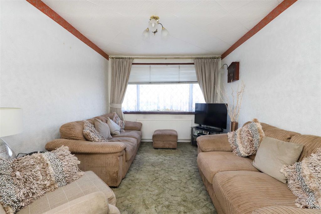 Property photo 3 of 10 Living Area