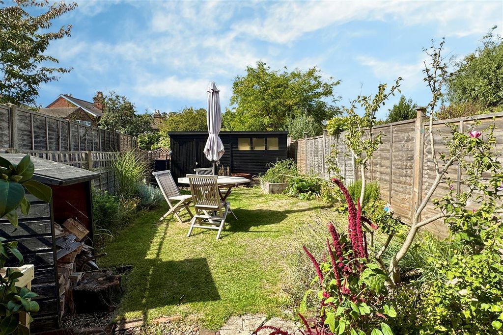 Property photo 2 of 17 Garden.Jpg