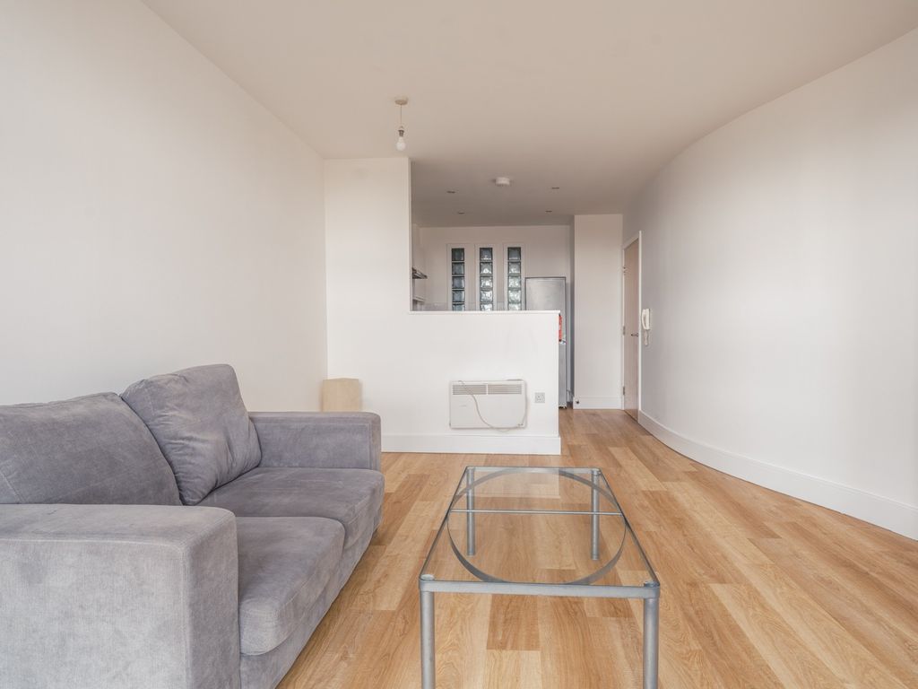 Property photo 3 of 9 4348972