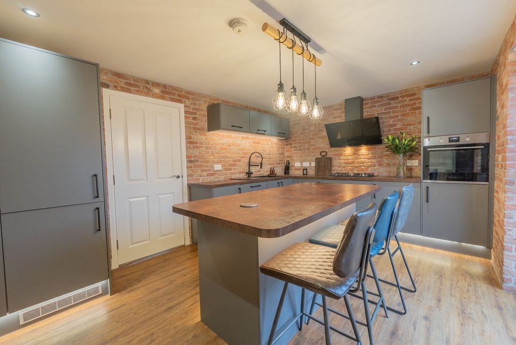 Property photo 3 of 58 Gallery