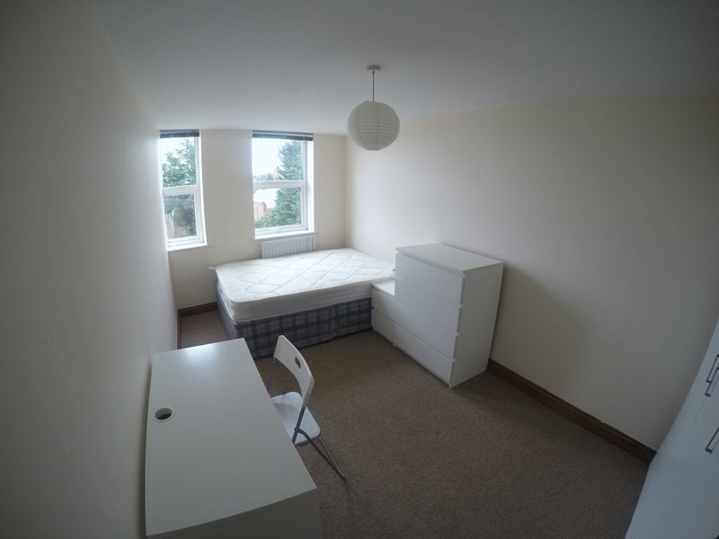 Property photo 3 of 9 Photo 4