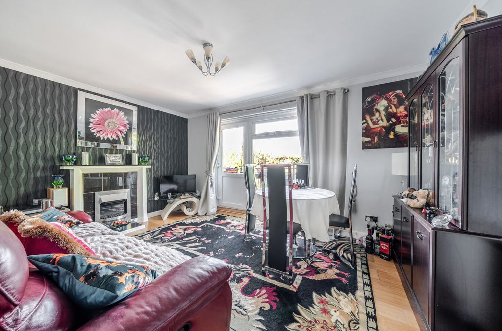 Property photo 3 of 26 1453323-12-69F489...