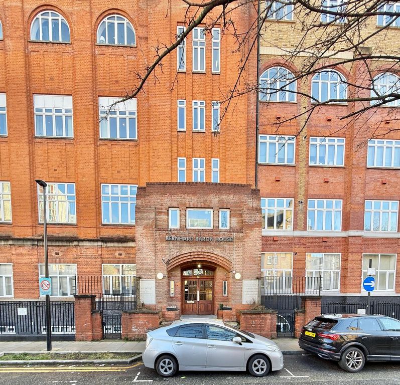 Property photo 2 of 20