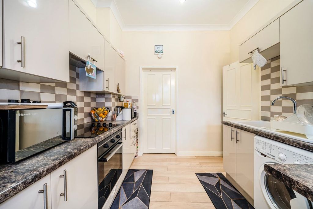 Property photo 3 of 5