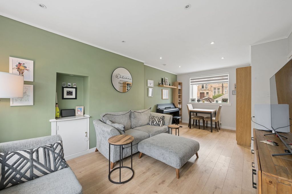 Property photo 2 of 31