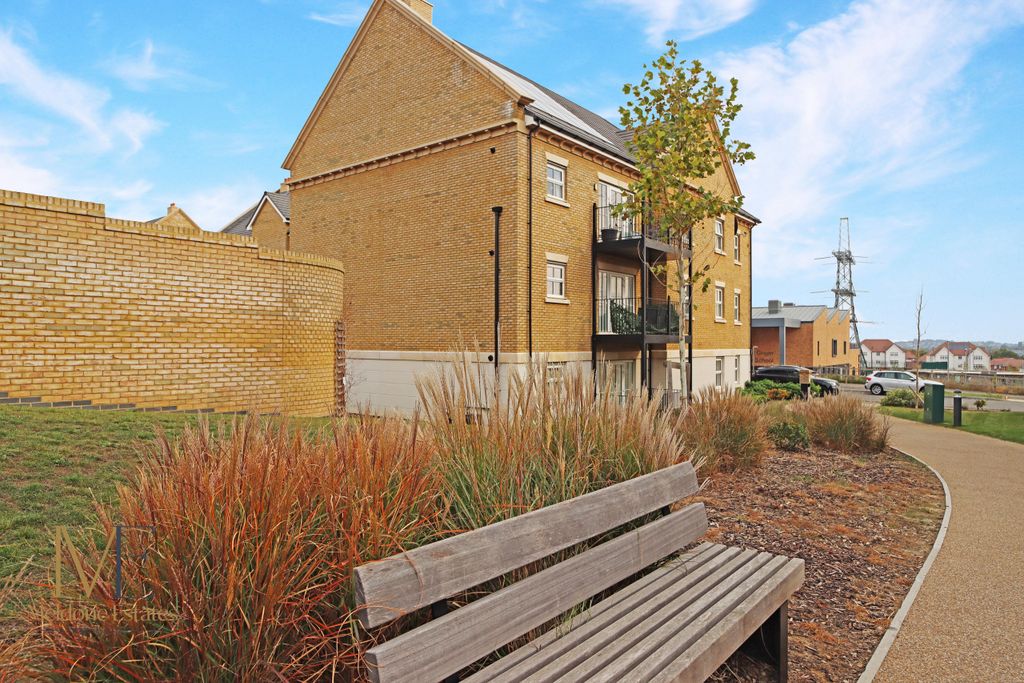 Property photo 2 of 21 Side Elevation