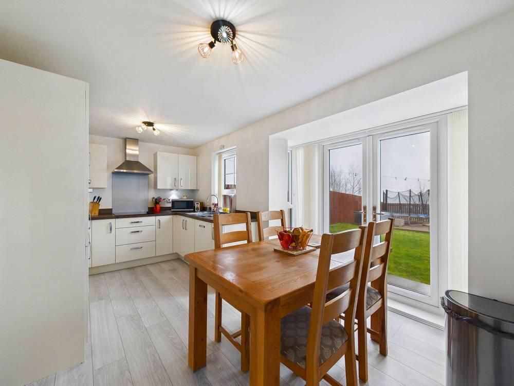 Property photo 2 of 19 Kitchen