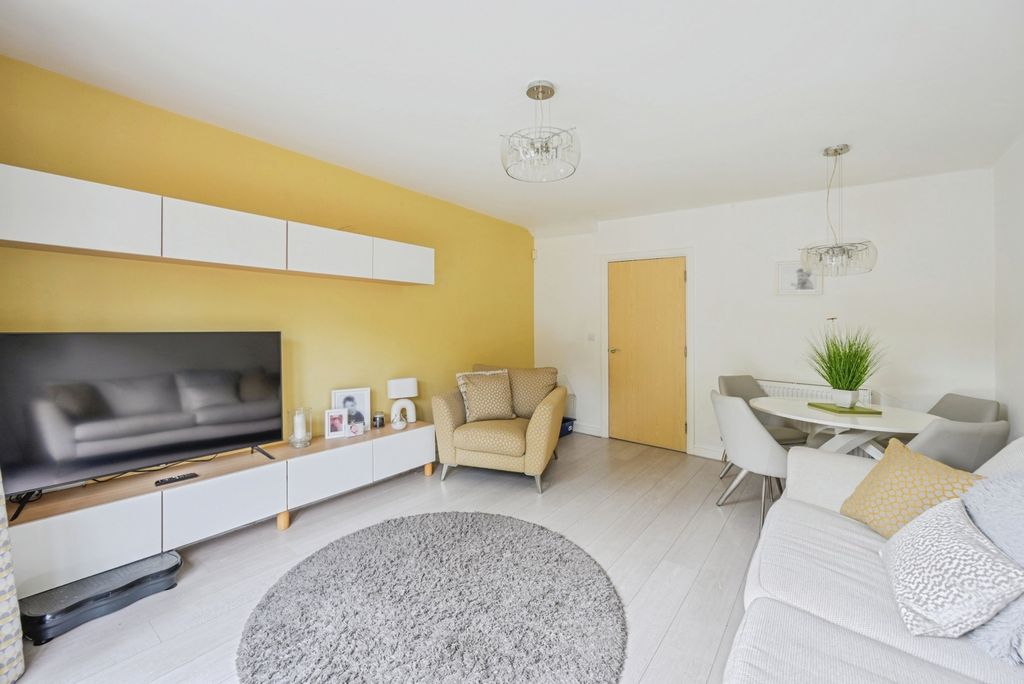 Property photo 3 of 17 Photo