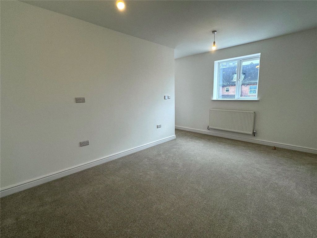 Property photo 3 of 6 Living Room