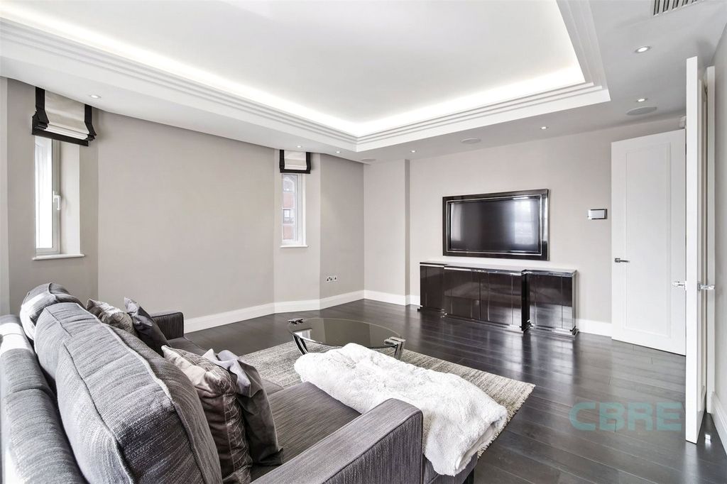 Property photo 2 of 15 Chantrey House