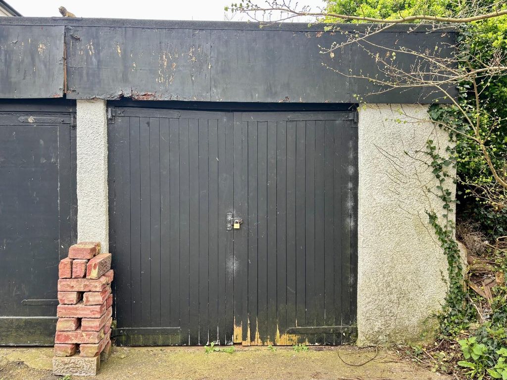 Property photo 2 of 4