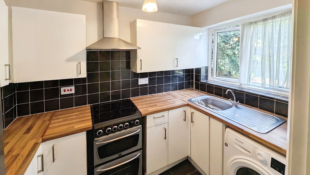 Property photo 2 of 15 Pbox-Img.Jpg