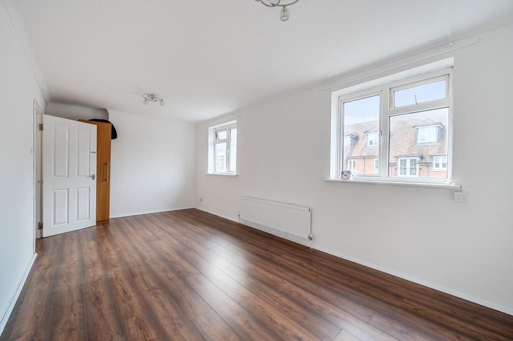 Property photo 3 of 20 Living Room