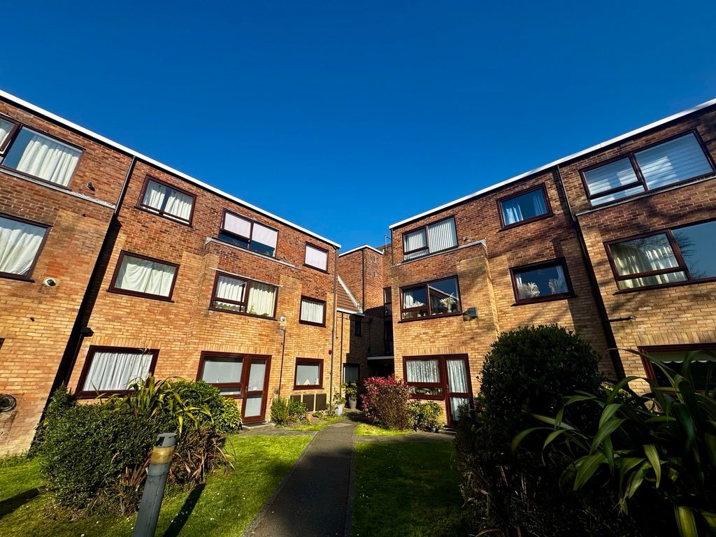 Property photo 1 of 6 Bedroom 1