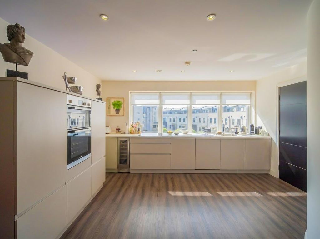 Property photo 3 of 29 5-Kitchen-5.Jpg