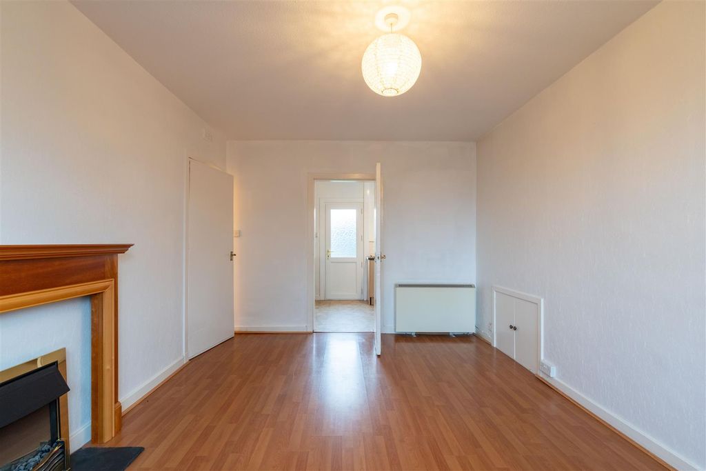 Property photo 3 of 19 S003.Jpg