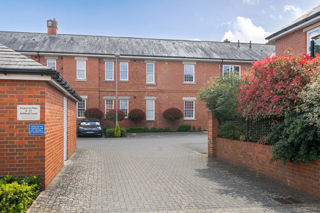 Property photo 1 of 17