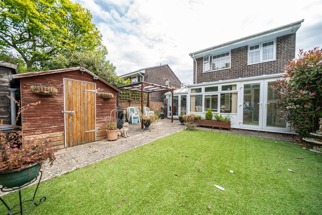 Property photo 2 of 18 M12.Jpg
