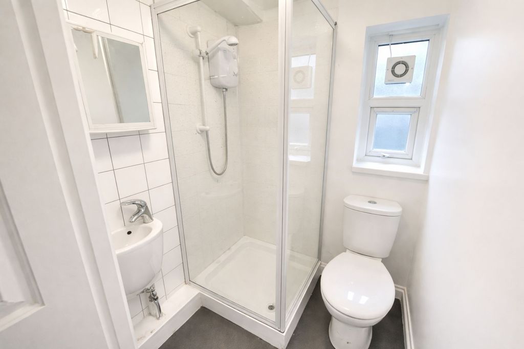 Property photo 2 of 3