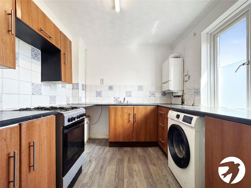 Property photo 3 of 8 Picture No. 29