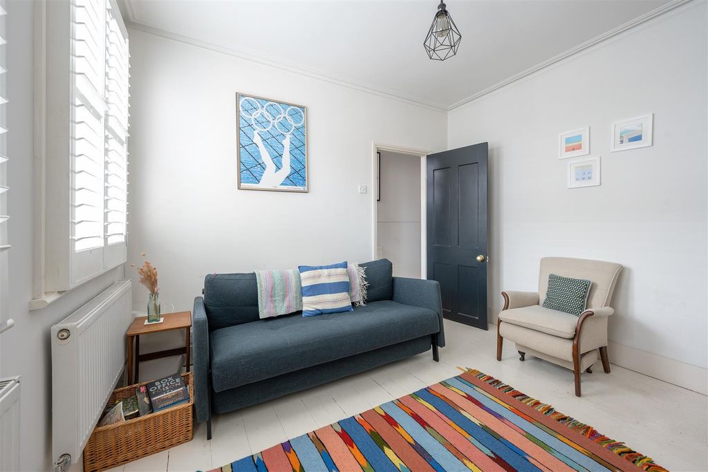 Property photo 3 of 22