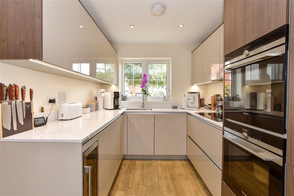 Property photo 1 of 17 Kitchen/Dining Room