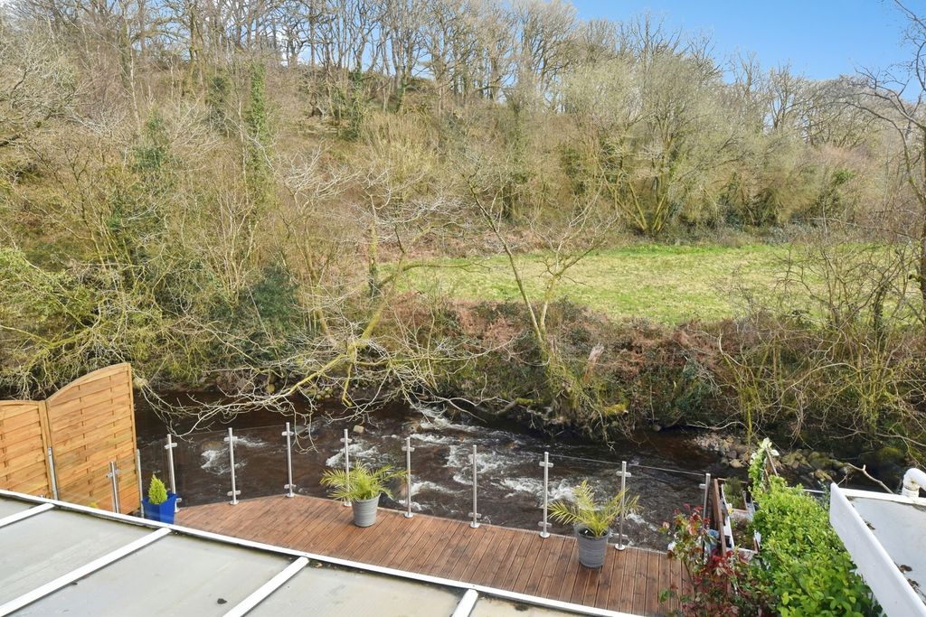 Property photo 2 of 23 Pbox-Img.Jpg