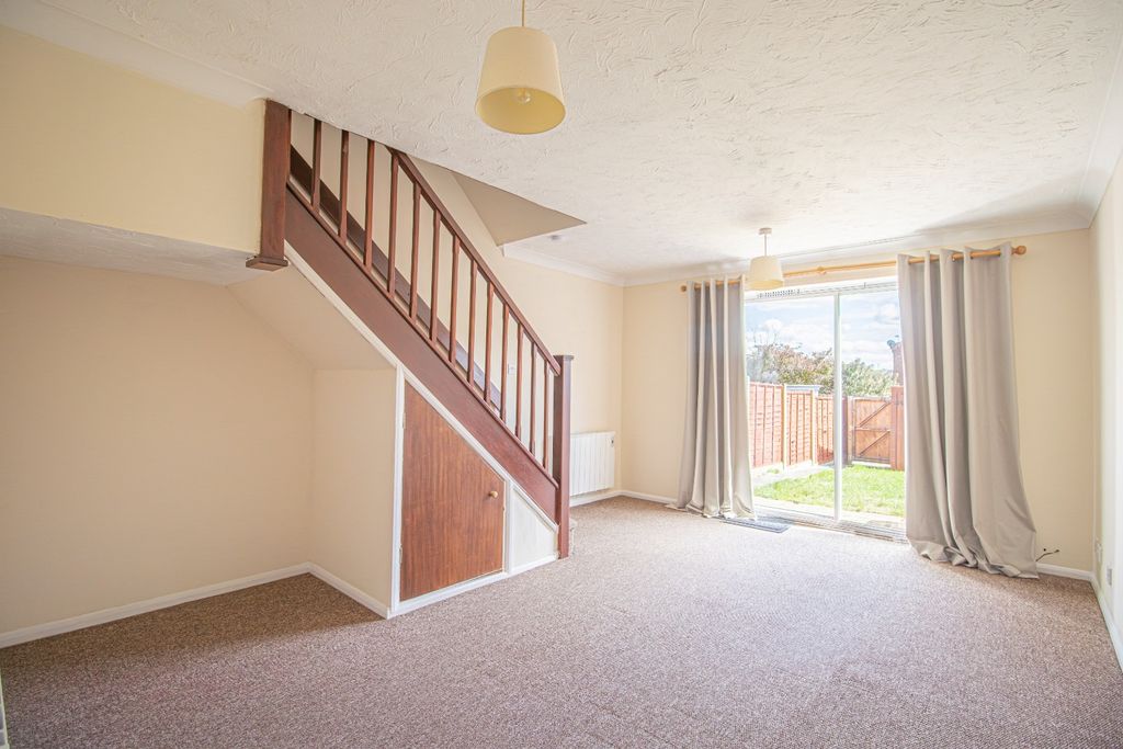 Property photo 2 of 12 4889875