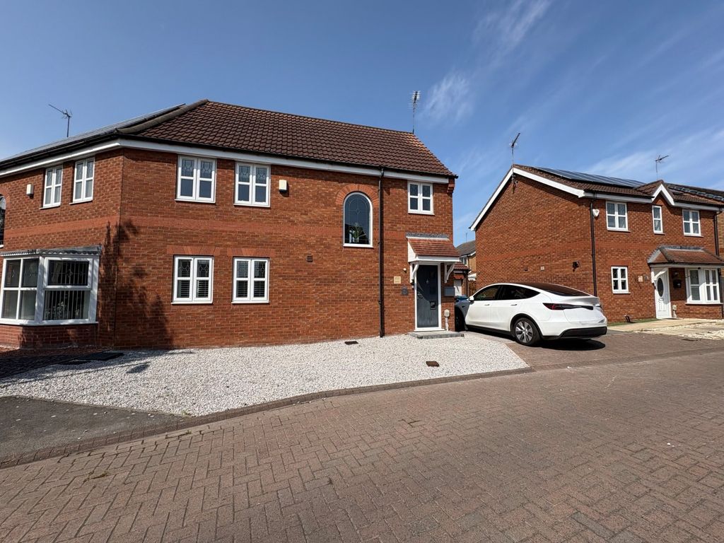 Property photo 1 of 14 External