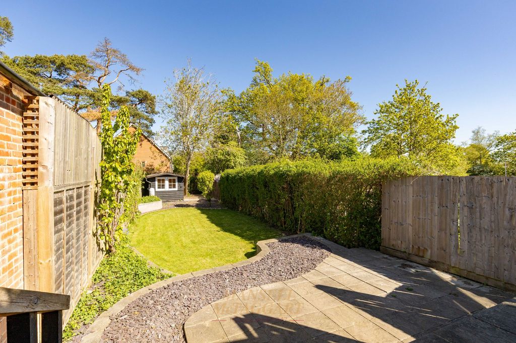 Property photo 3 of 27