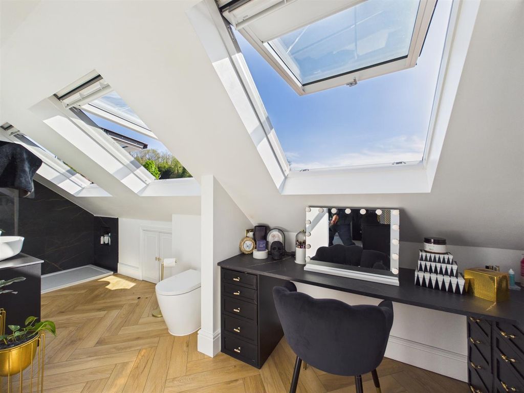 Additional image 20 of 5 bed detached house for saleMead Way, Coulsdon CR5