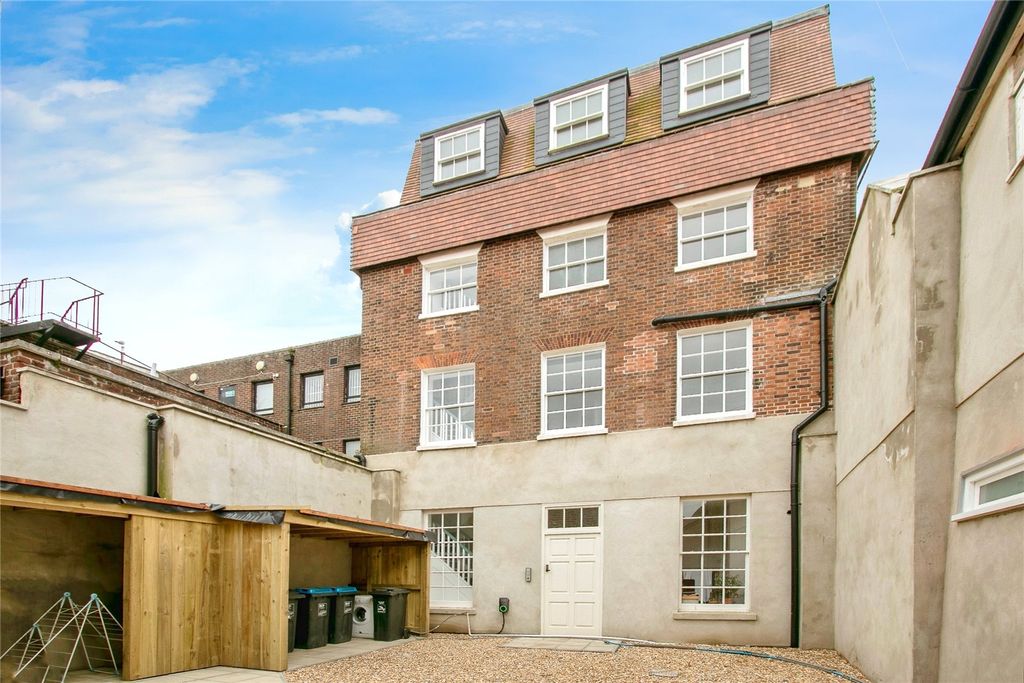 Property photo 2 of 17 Exterior