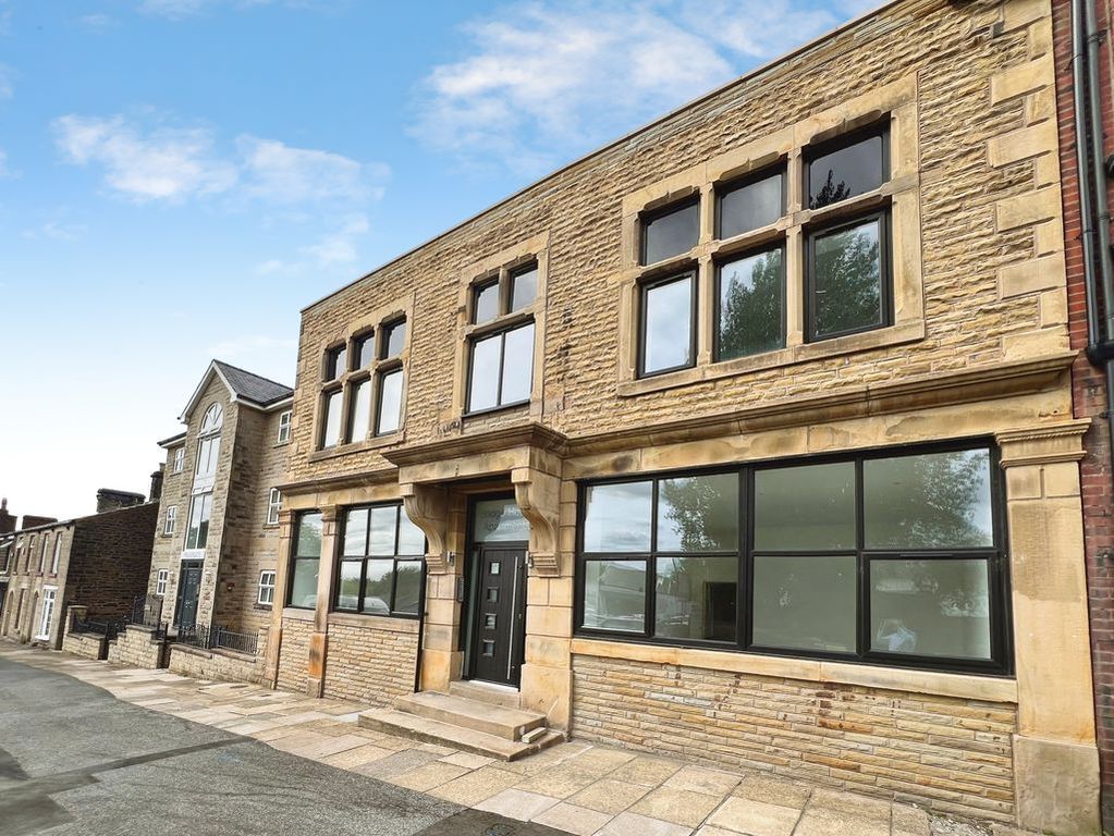 Property photo 1 of 16 External