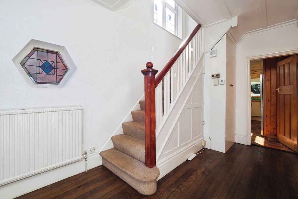 Property photo 3 of 16 Entrance Hallway