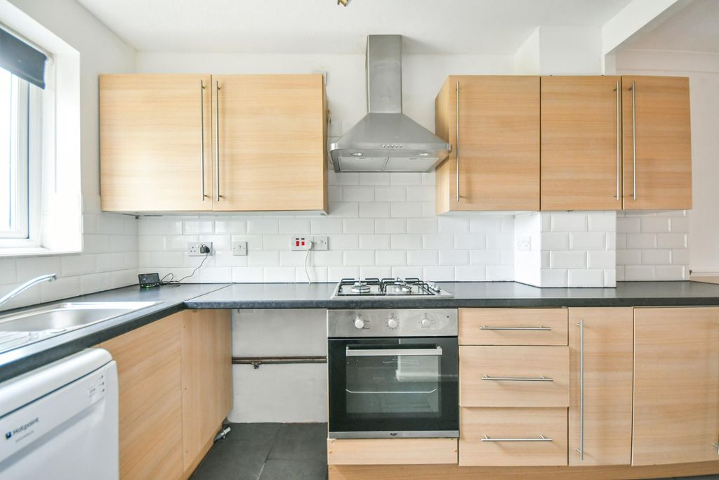 Property photo 3 of 14 Image