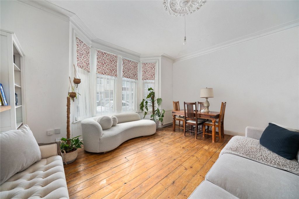 Property photo 3 of 9 Picture No. 17