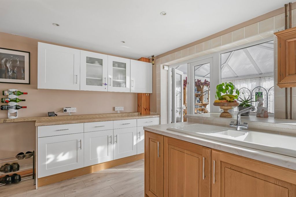 Property photo 2 of 16 Picture No. 05